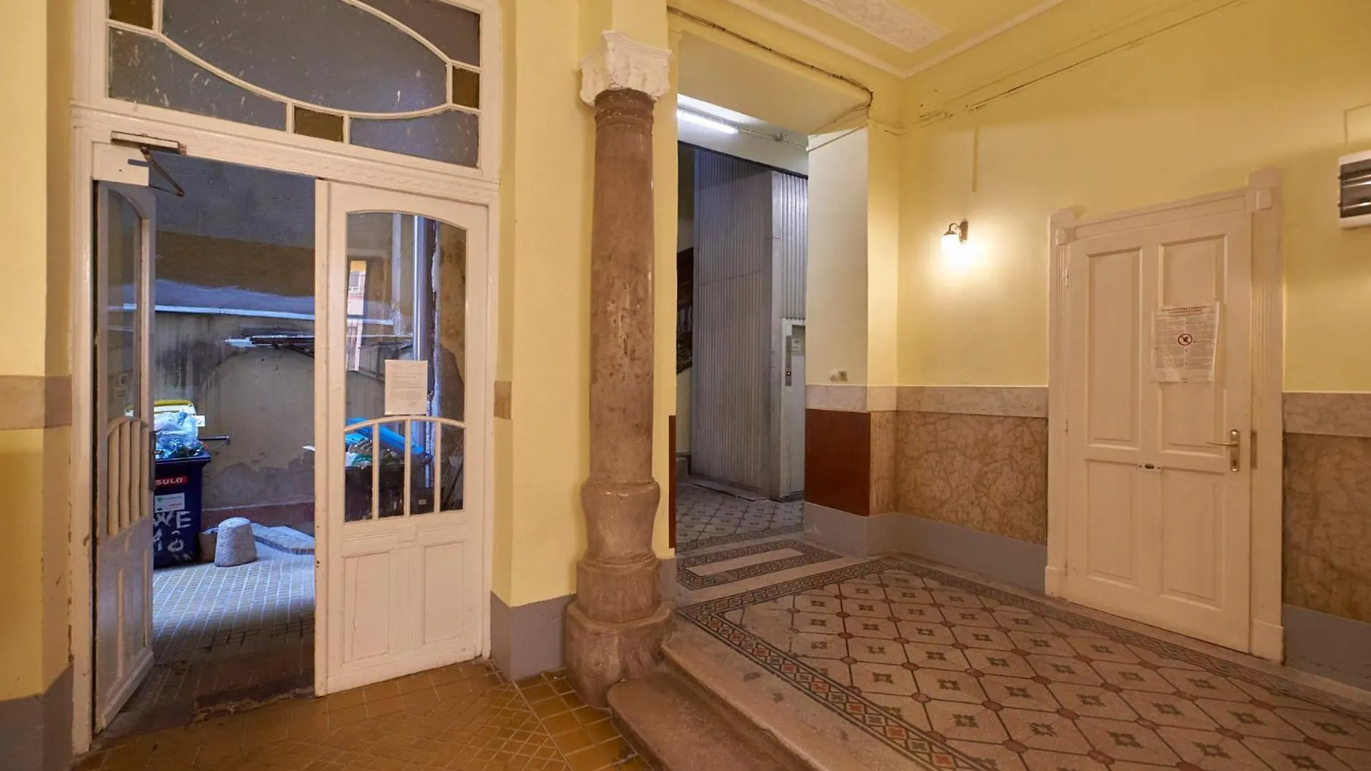 The Rabbit Hole Apartment Budapest 0*,